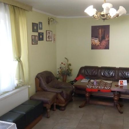 Coffee Hostel Лвив Екстериор снимка