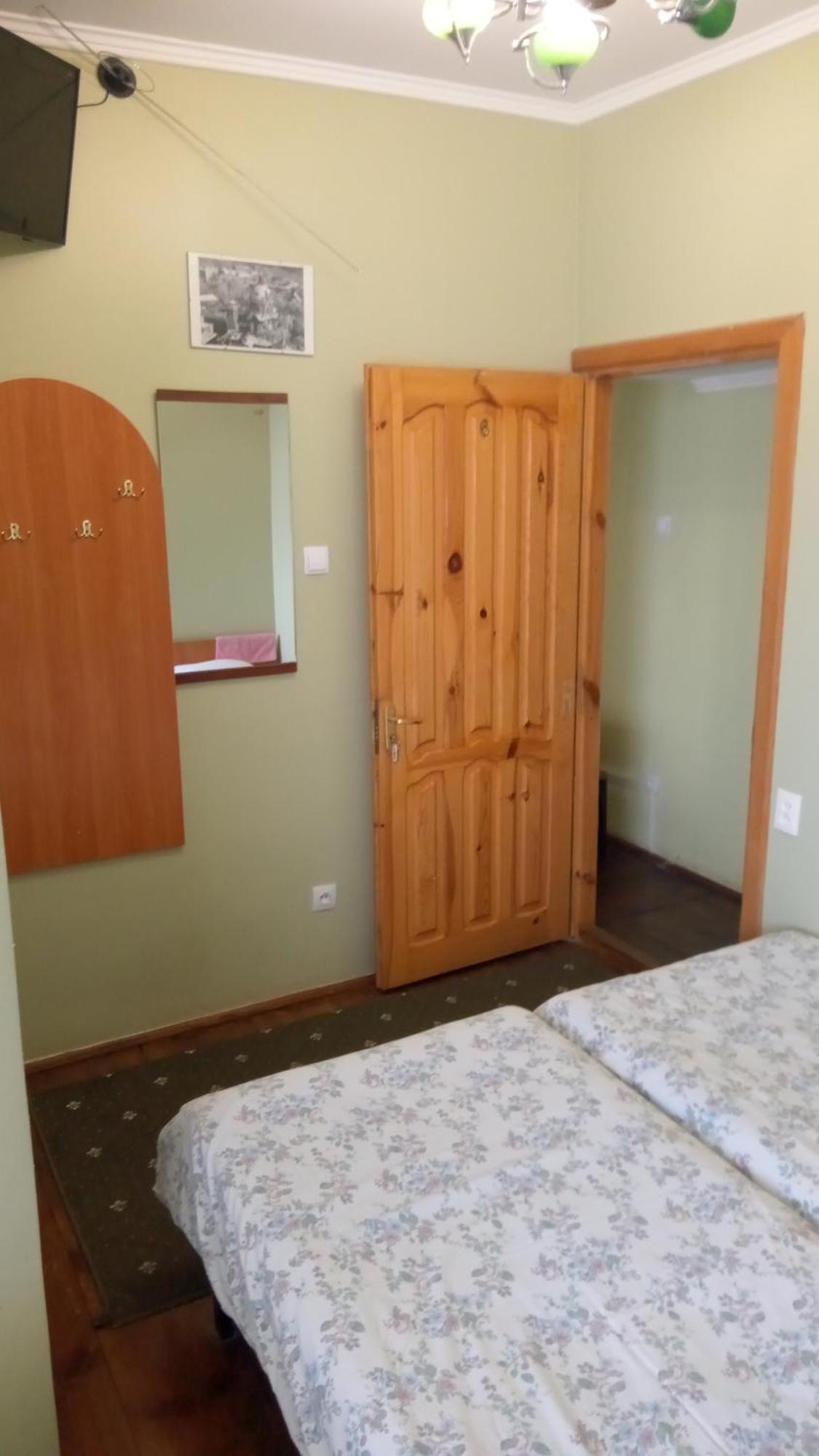 Coffee Hostel Лвив Екстериор снимка